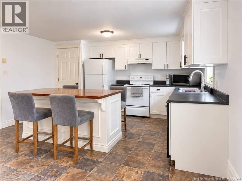 3 Amanda Street — photo 21 of 40