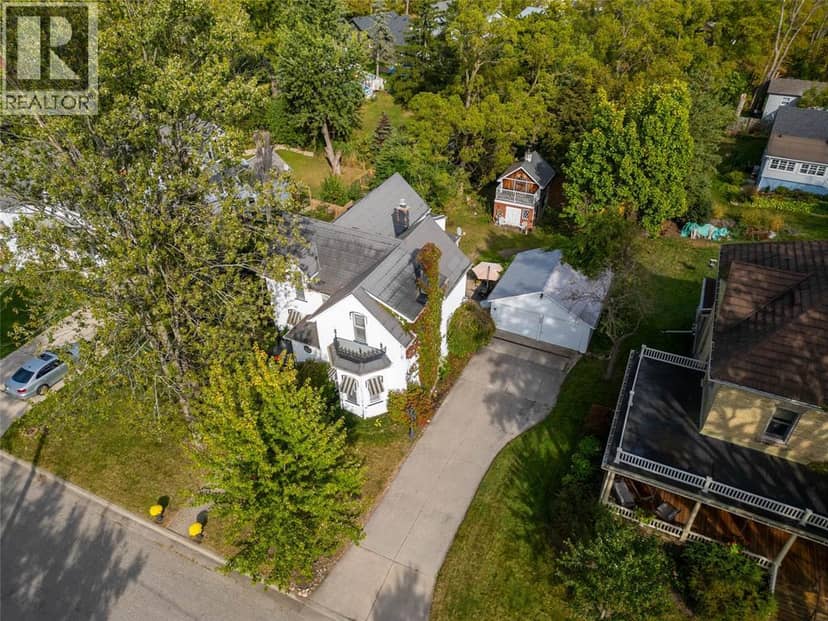 438 Emmeline STREET — photo 33 of 38