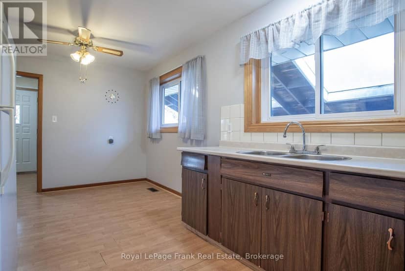 1014 McCullough Drive — photo 13 of 38
