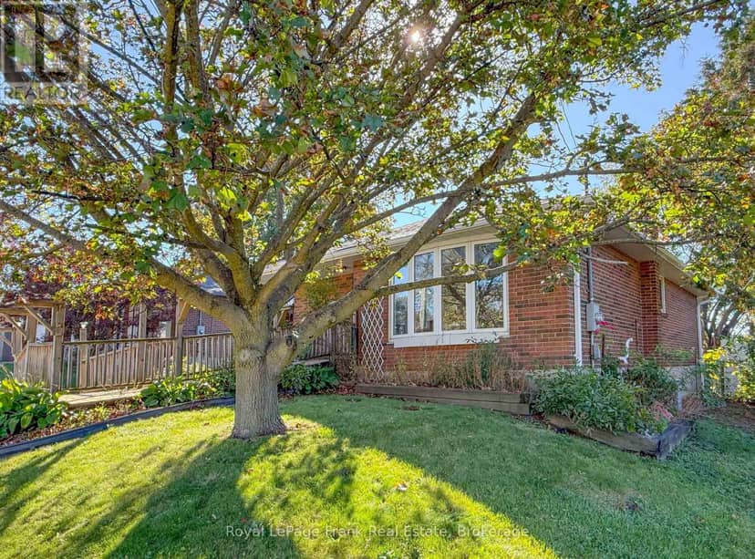 1014 McCullough Drive, Whitby, photo 2