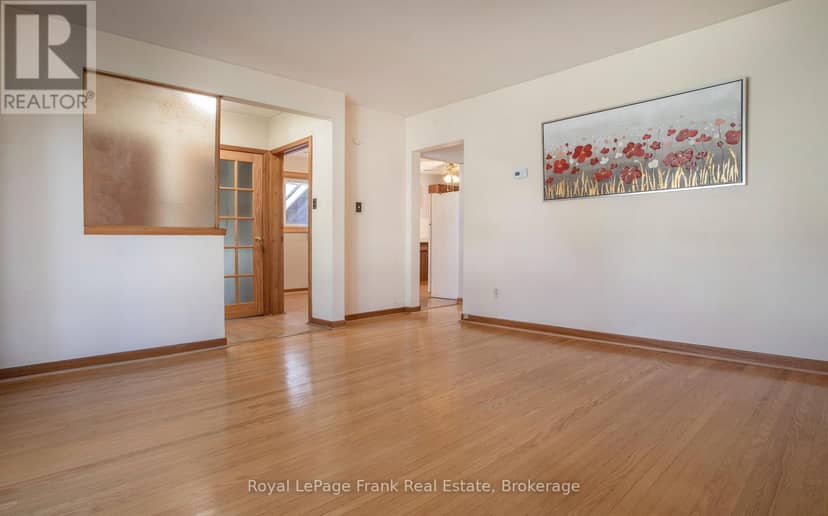 1014 McCullough Drive, Whitby, photo 7
