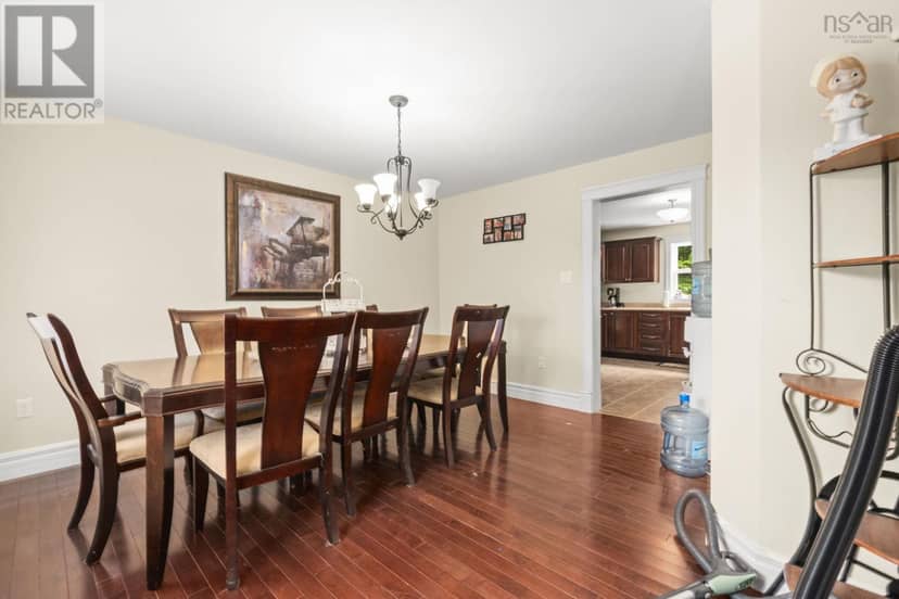 280 Daisywood — photo 3 of 40