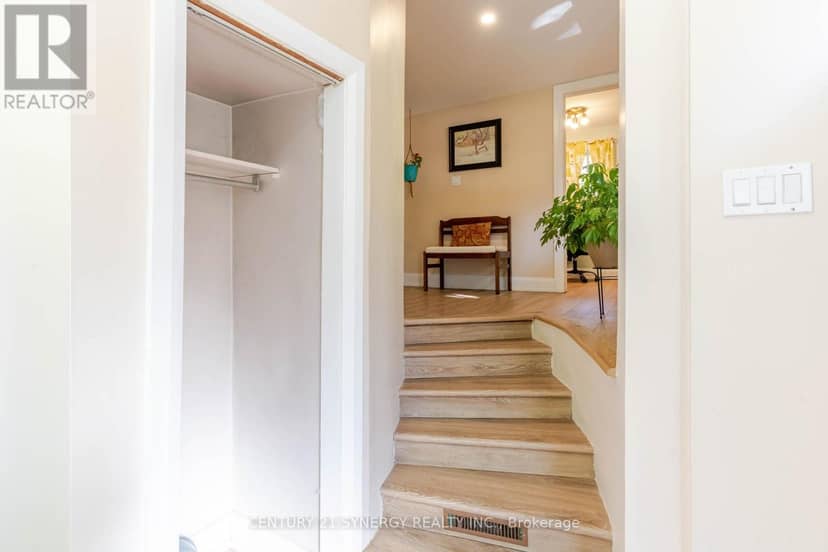 555 Sugarbush Way — photo 9 of 40