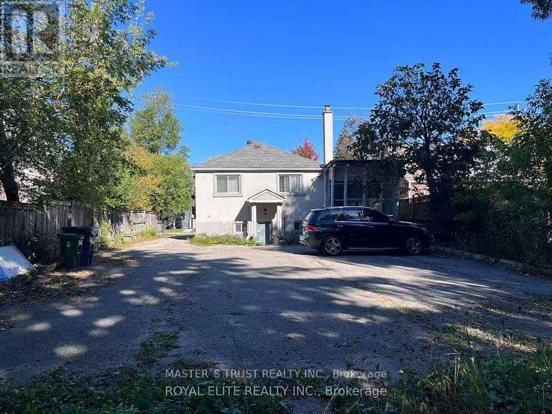 89 Finch Avenue E — photo 1 of 17