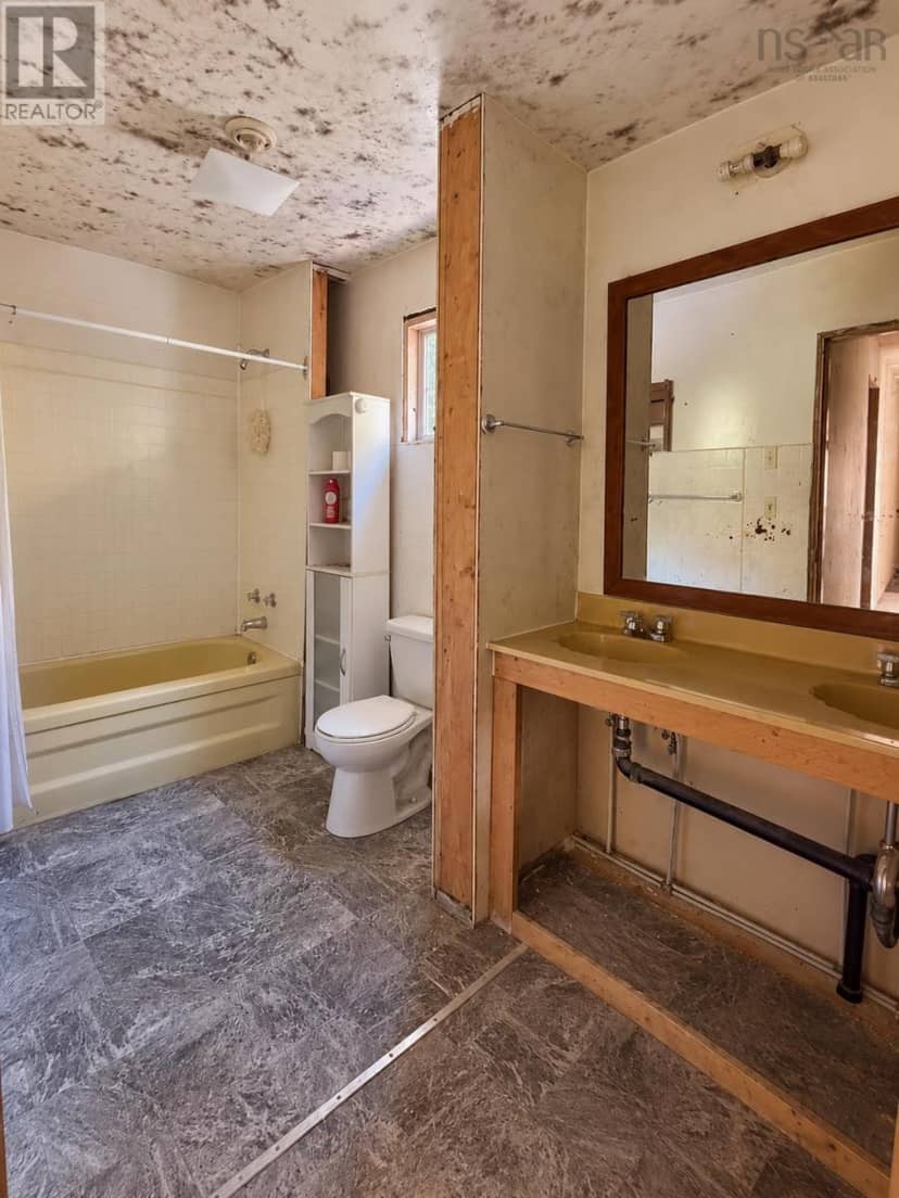 334 Bayswater Drive — photo 16 of 26