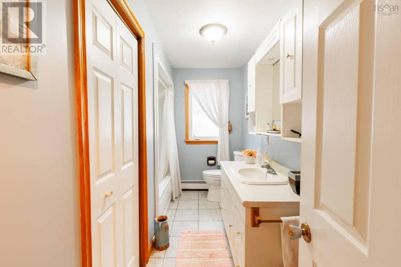32 Chemin Des Bourque — photo 10 of 33