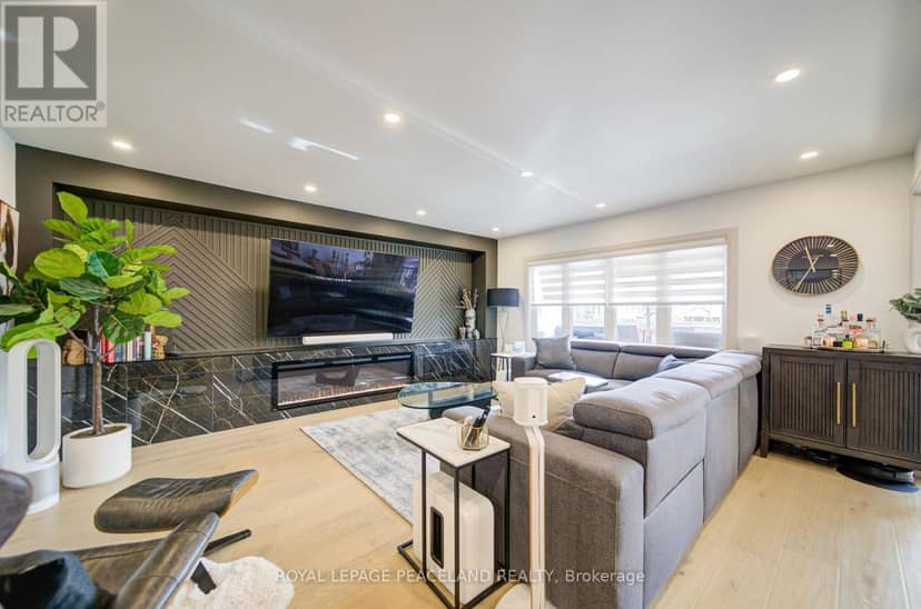 21 Don Hadden Crescent — photo 13 of 40
