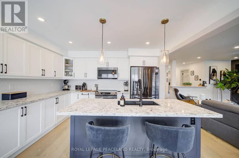 21 Don Hadden Crescent — photo 19 of 40