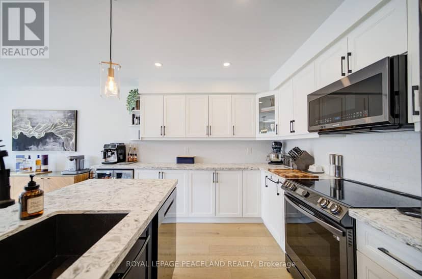 21 Don Hadden Crescent — photo 20 of 40