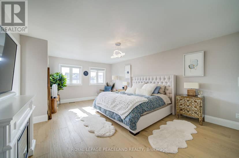 21 Don Hadden Crescent — photo 34 of 40