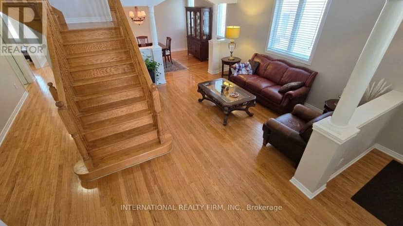 30 O'Hara Crescent, Richmond Hill, photo 4