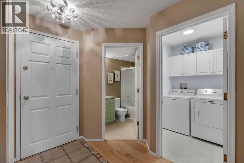 215, 10 Sierra Morena Mews SW — photo 14 of 40