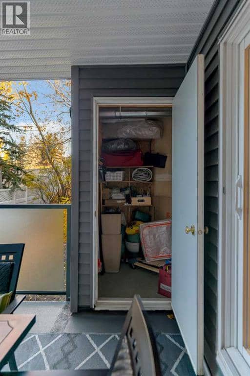 215, 10 Sierra Morena Mews SW — photo 27 of 40