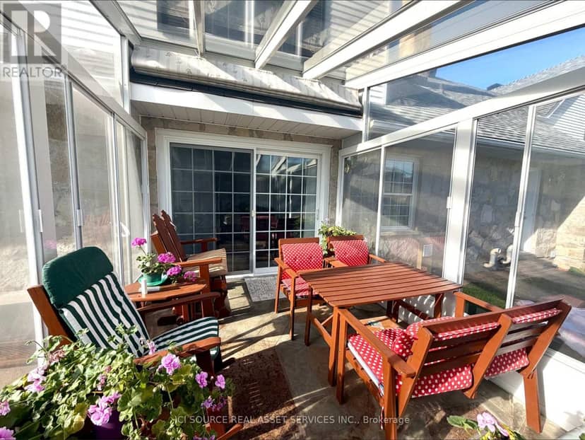 1920 Belvedere Crescent — photo 14 of 36