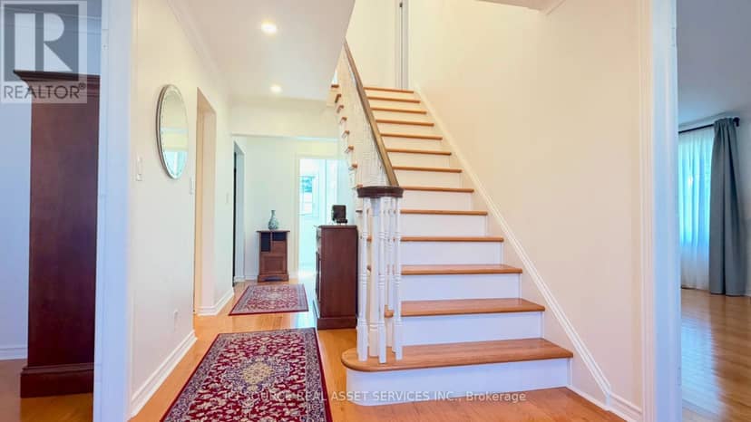 1920 Belvedere Crescent — photo 17 of 36