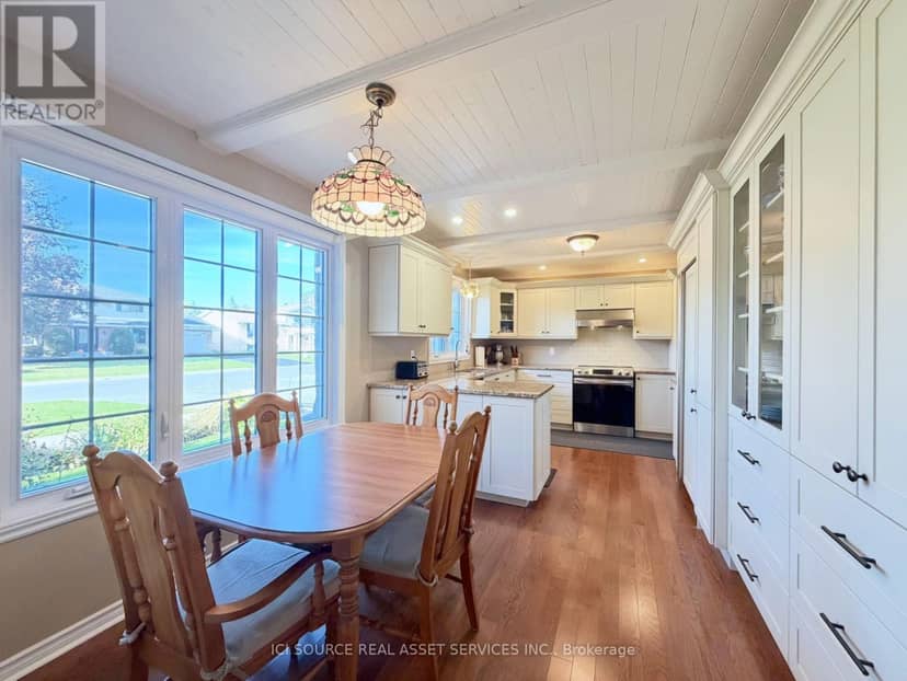1920 Belvedere Crescent — photo 9 of 36