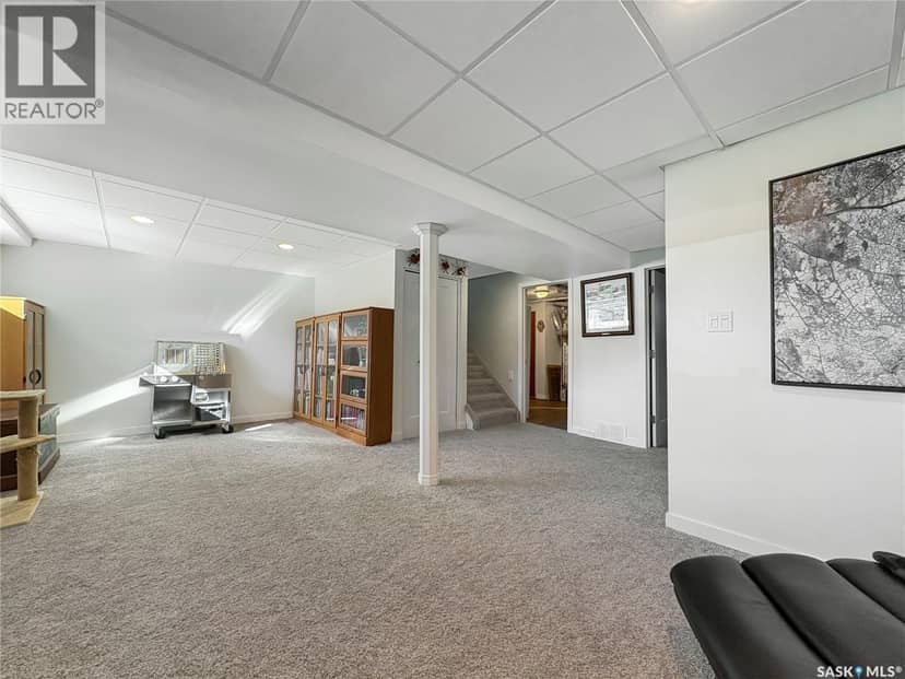 313 Birch CRESCENT — photo 15 of 24