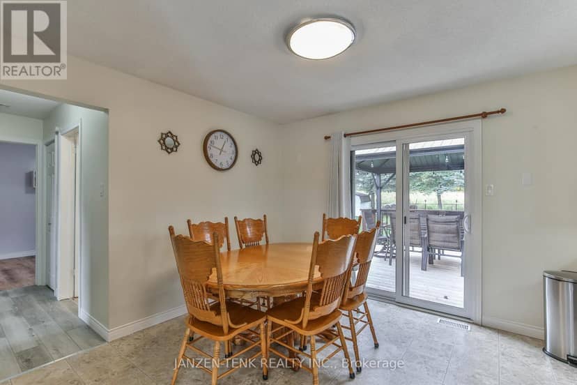401 19 Highway — photo 14 of 40