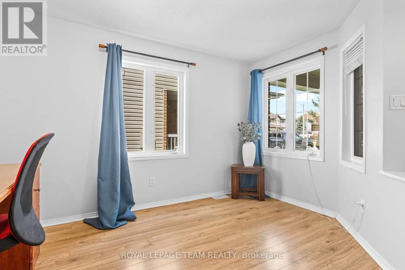92 Wolff Crescent — photo 17 of 37