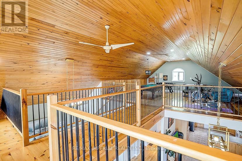102 Percy Crescent — photo 14 of 40