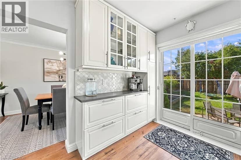2301 BARCLAY Road — photo 12 of 40
