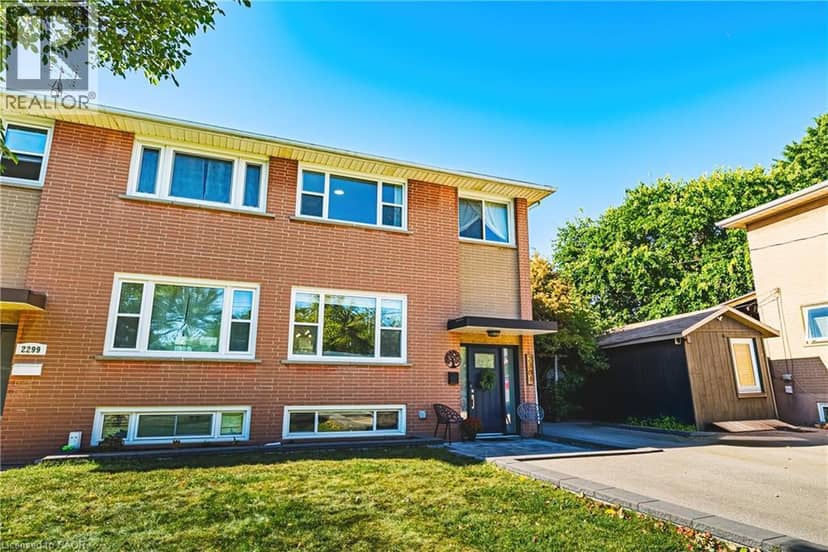 2301 BARCLAY Road, Burlington, photo 2