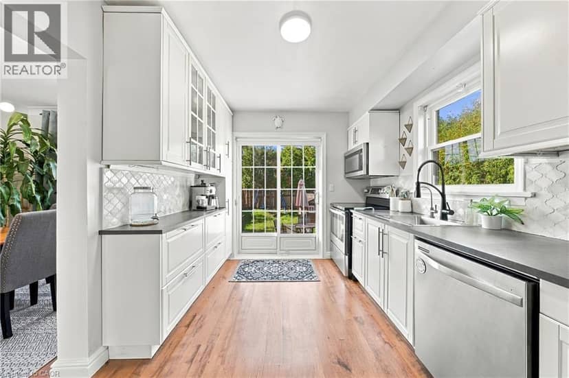2301 BARCLAY Road — photo 10 of 40