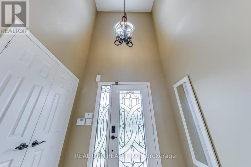 4201 Prudham Avenue, Burlington, photo 4