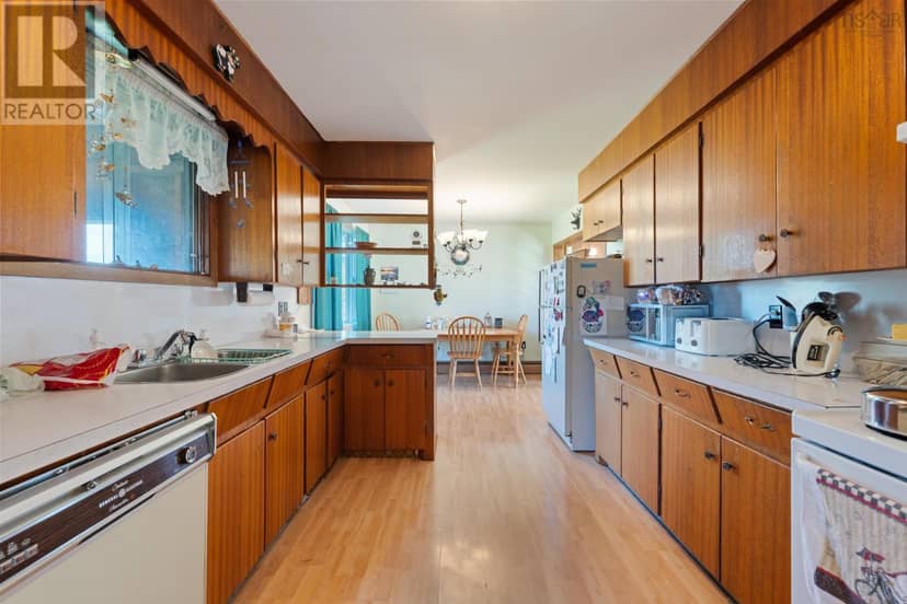 301 Highway 201 — photo 19 of 40