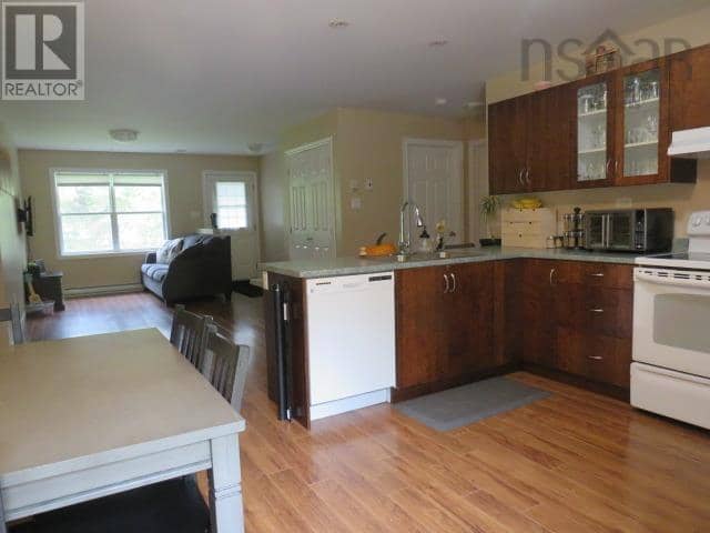 440 Woodville Road — photo 10 of 38