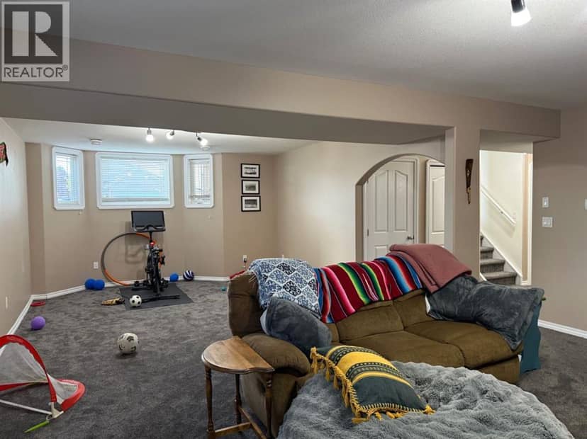5227 15 Street — photo 34 of 40