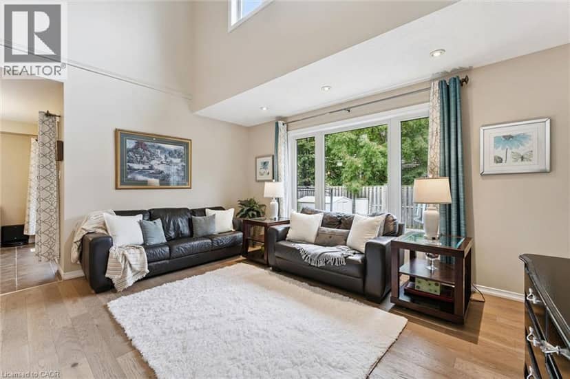8 WALKER Way — photo 9 of 40