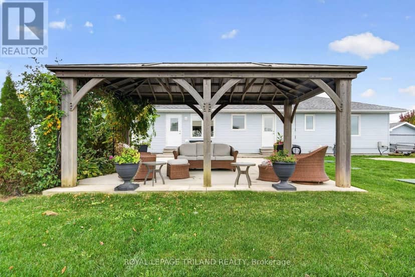 8578 Vance Drive, Lambton Shores, photo 4
