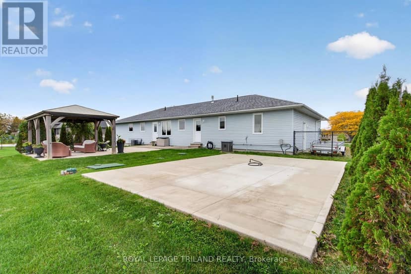 8578 Vance Drive, Lambton Shores, photo 6
