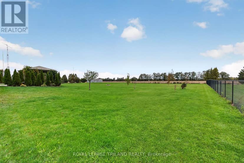 8578 Vance Drive, Lambton Shores, photo 8