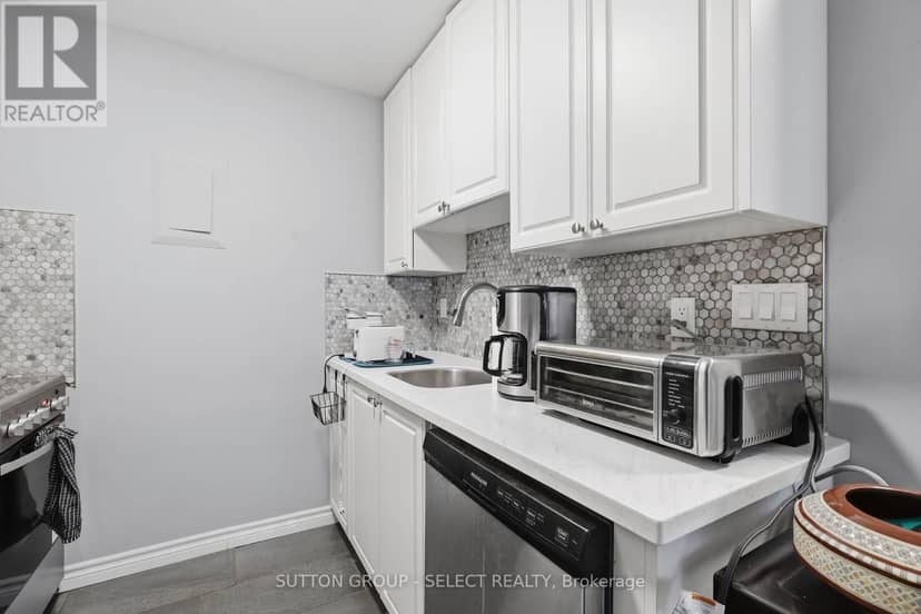 408 - 1102 Jalna Boulevard — photo 19 of 31