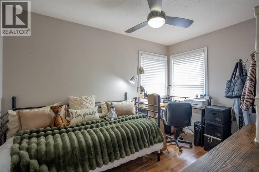 549 Cromwell Street — photo 9 of 19