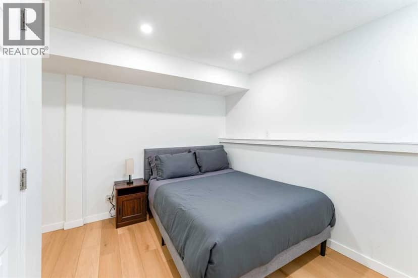 1135 penrith Crescent SE — photo 38 of 40