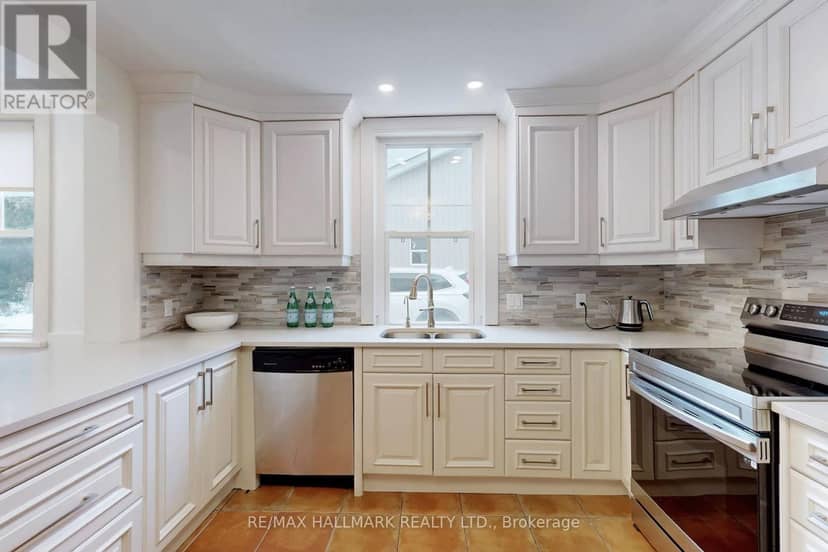 64 Powell Street — photo 12 of 40