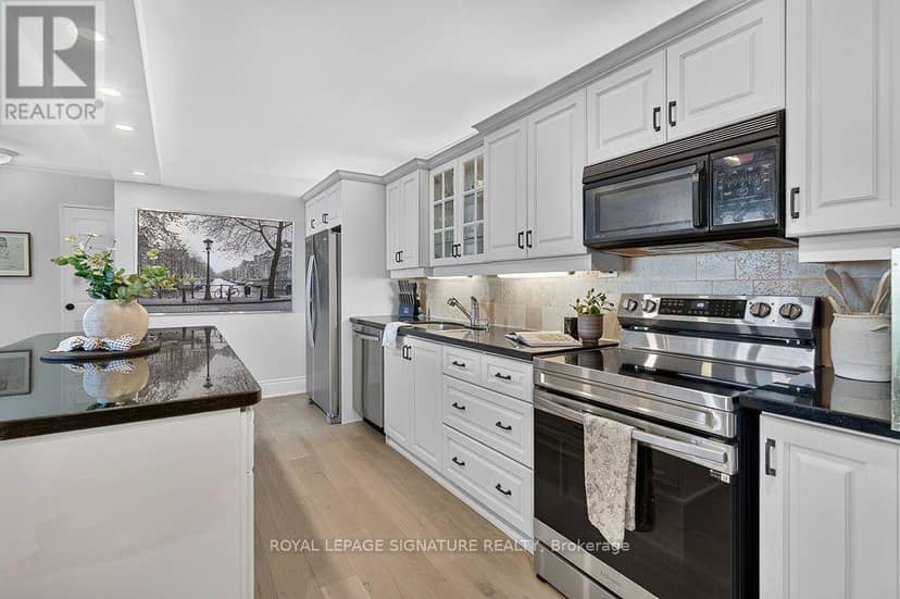 1708 - 1515 Lakeshore Road — photo 5 of 25