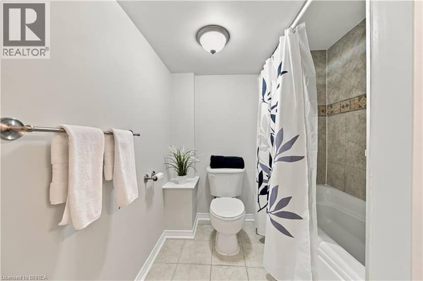 4 MACPHERSON Drive — photo 28 of 40