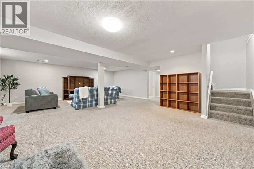 4 MACPHERSON Drive — photo 24 of 40