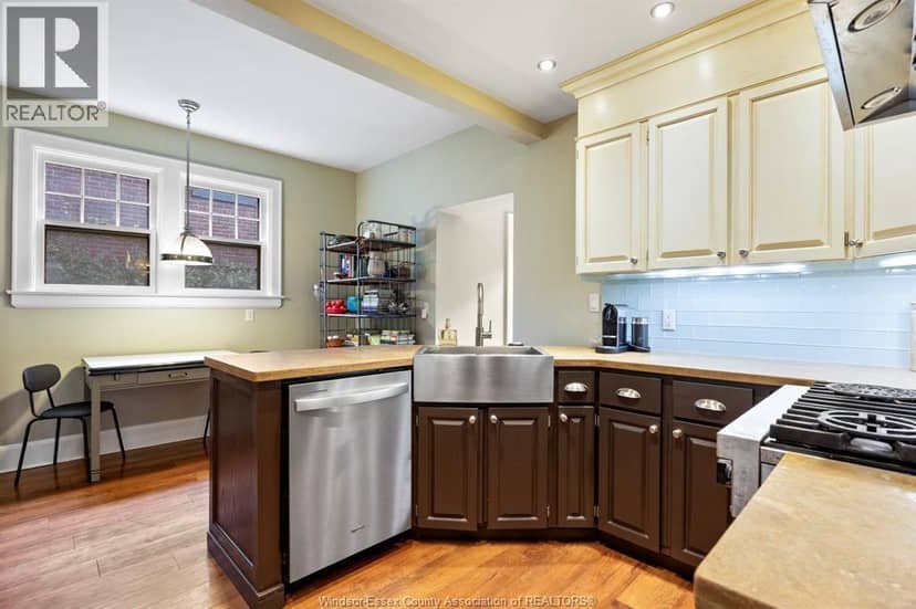 1528 Victoria Avenue — photo 15 of 30