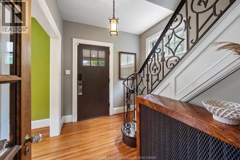 1528 Victoria Avenue — photo 5 of 30
