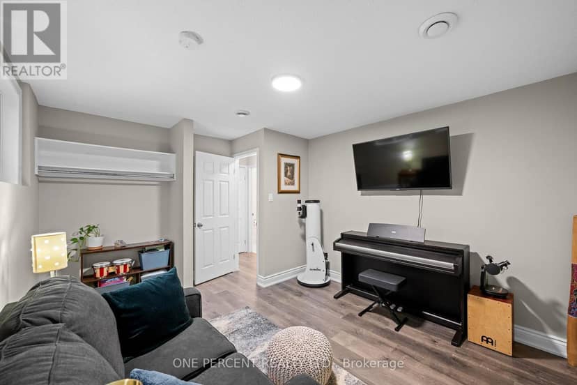 D - 20 Sonnet Crescent — photo 25 of 29