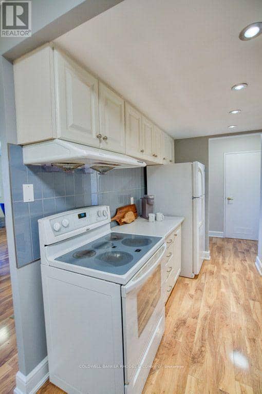 405 - 60 McLeod Street — photo 22 of 40