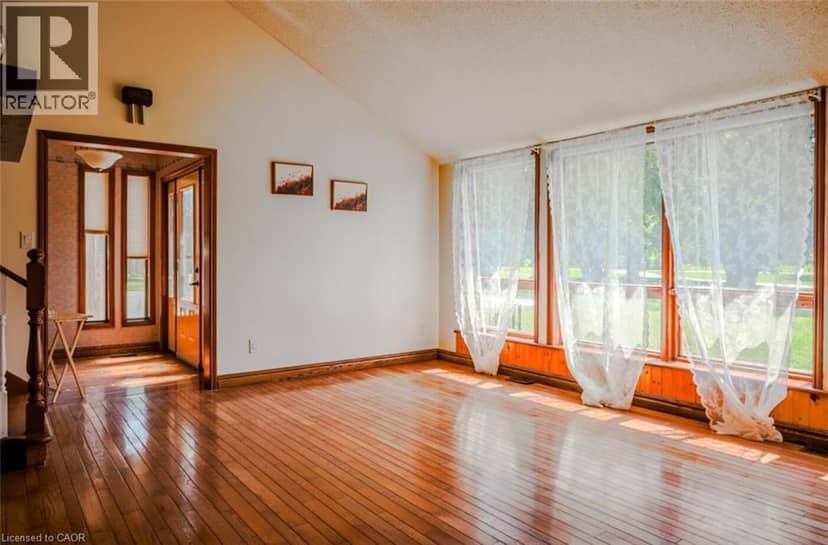 1045 TREMAINE Avenue S — photo 13 of 40
