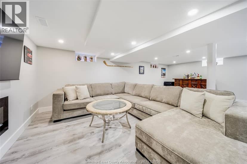 2777 Rockwell Boulevard — photo 30 of 40