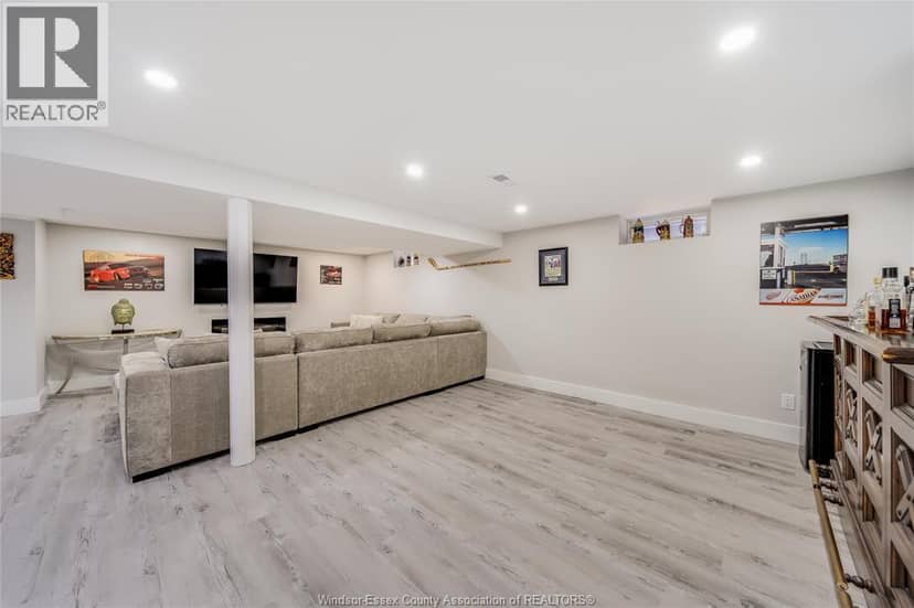 2777 Rockwell Boulevard — photo 29 of 40