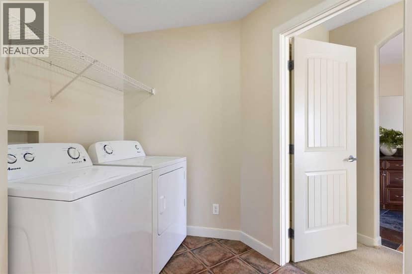 126 30 Avenue NE — photo 23 of 40